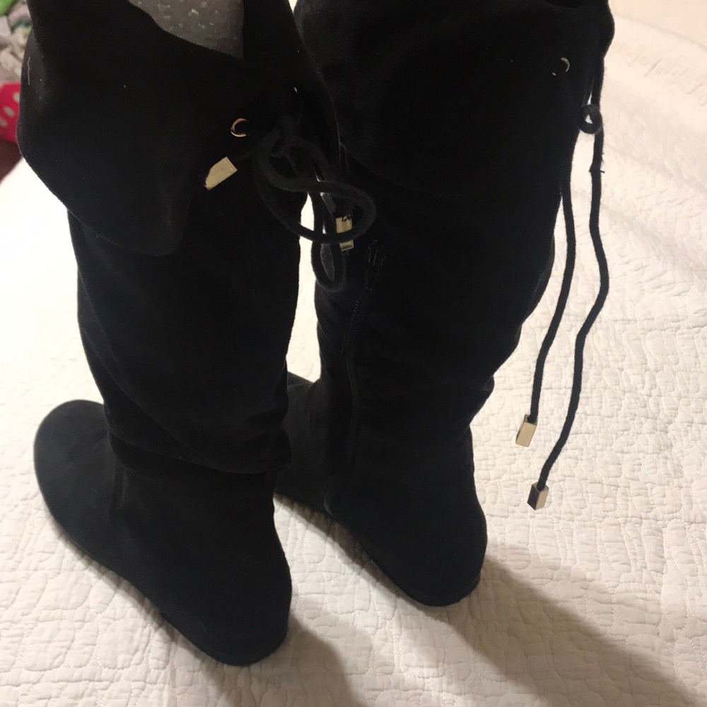 Black boots - Picture 3 of 4